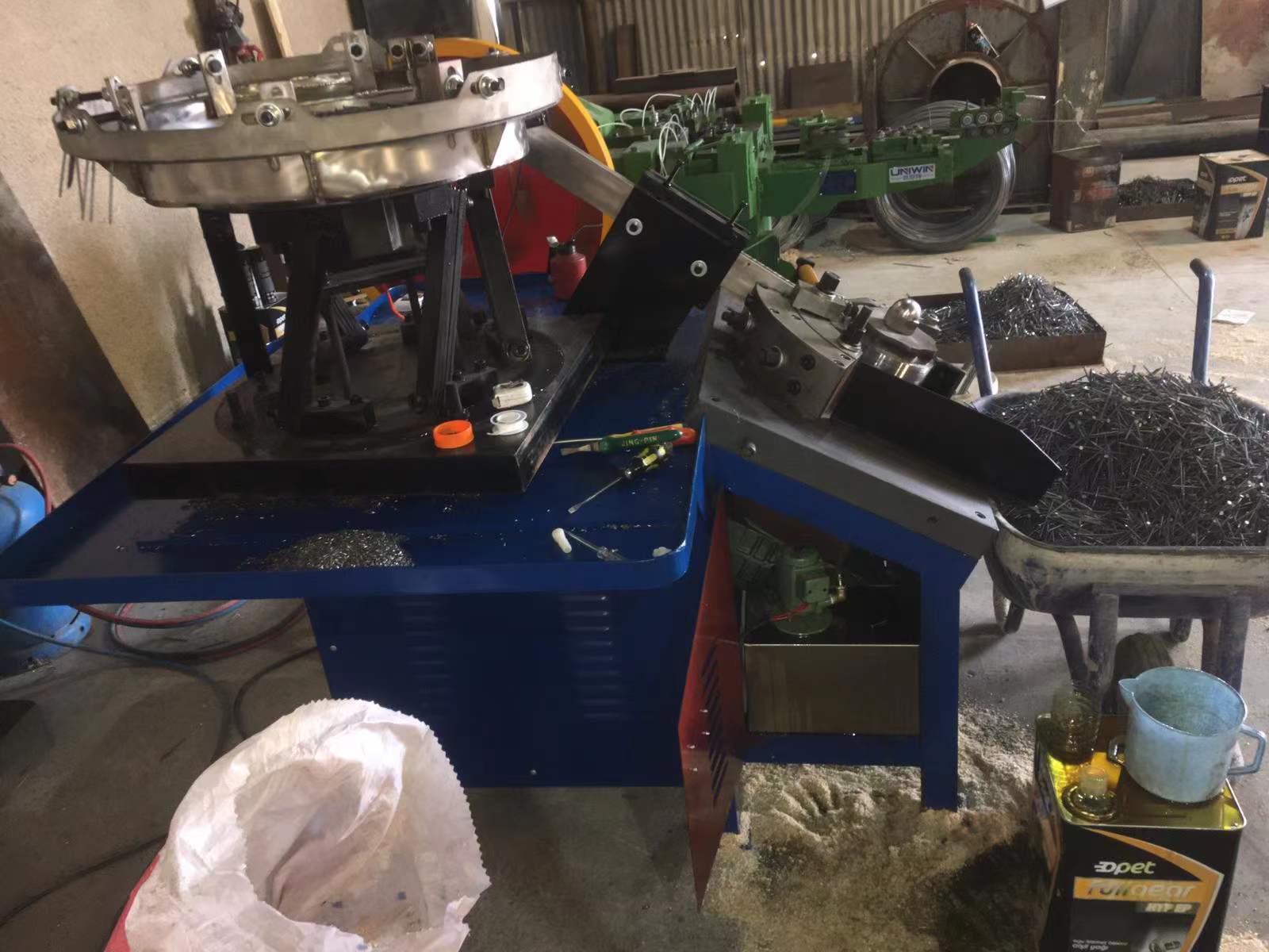 Thread rolling machine in site